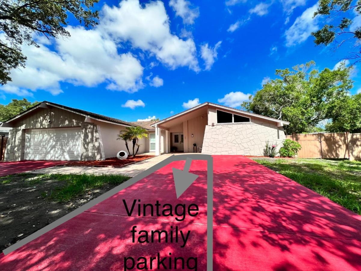 Villa Vintage Family Scape + Heated Pool&Discount Tampa Exterior foto