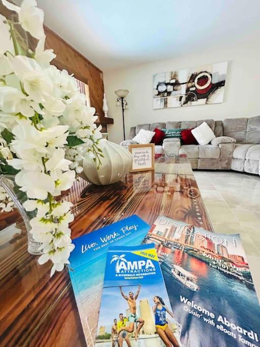 Villa Vintage Family Scape + Heated Pool&Discount Tampa Exterior foto