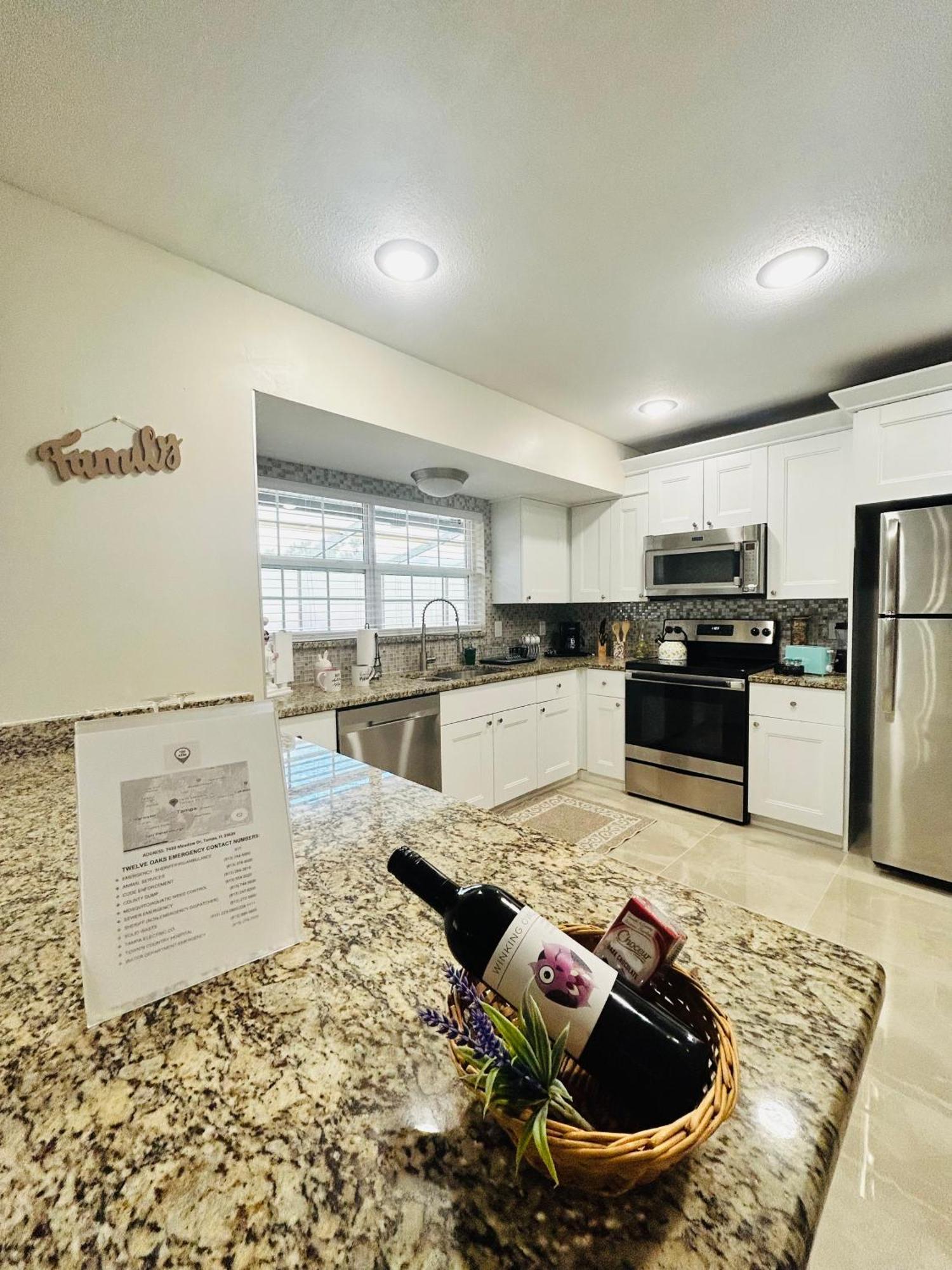 Villa Vintage Family Scape + Heated Pool&Discount Tampa Exterior foto